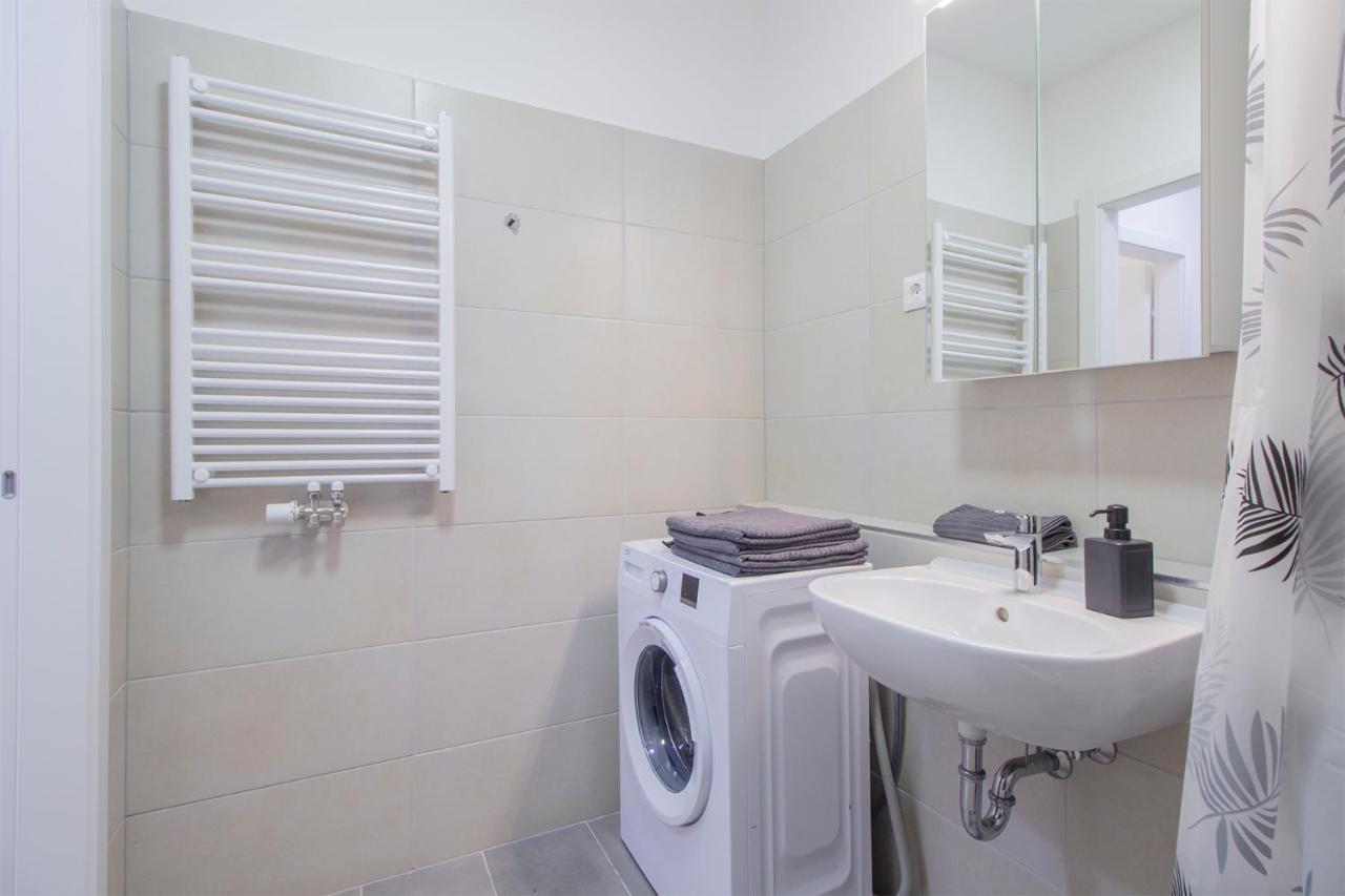 Corvin Modern Two Bedroom Apartment Free Parking 부다페스트 외부 사진