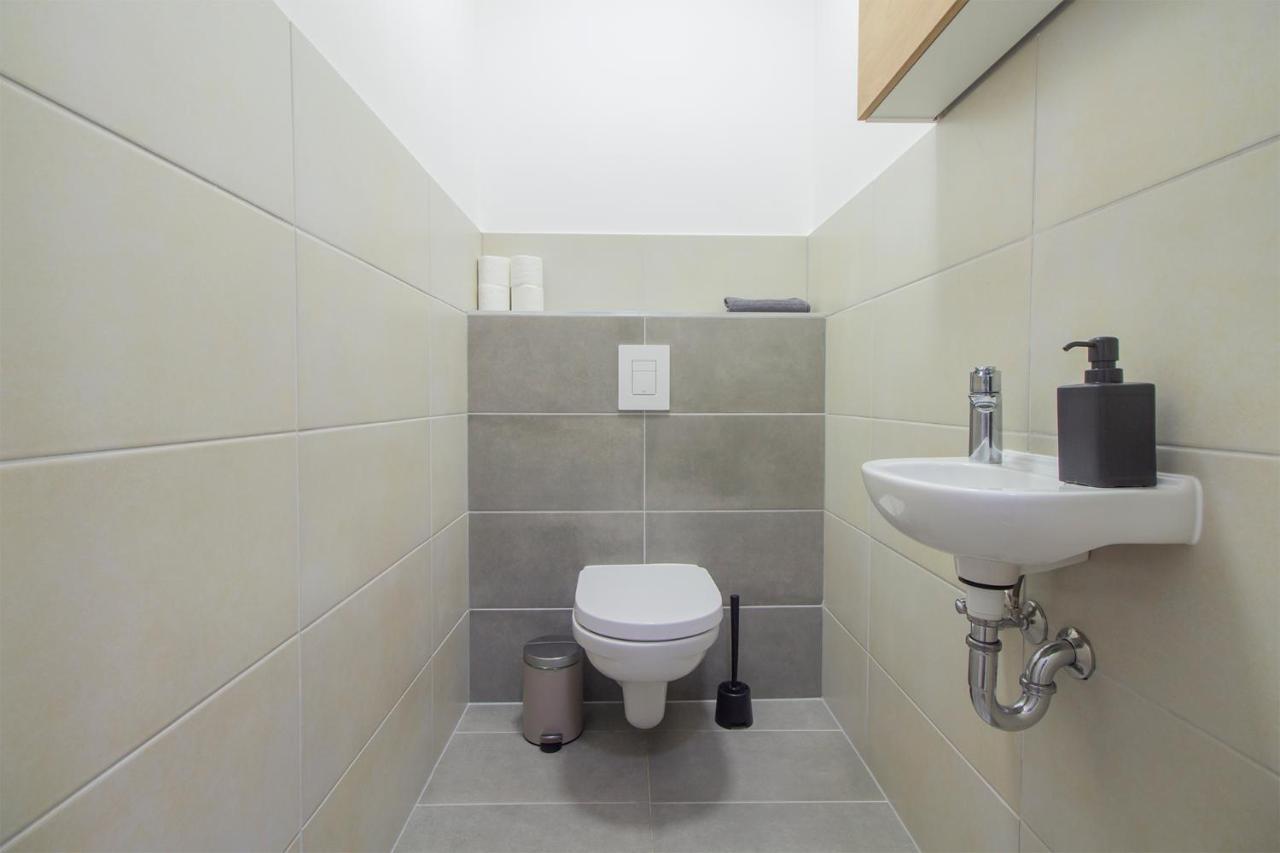 Corvin Modern Two Bedroom Apartment Free Parking 부다페스트 외부 사진