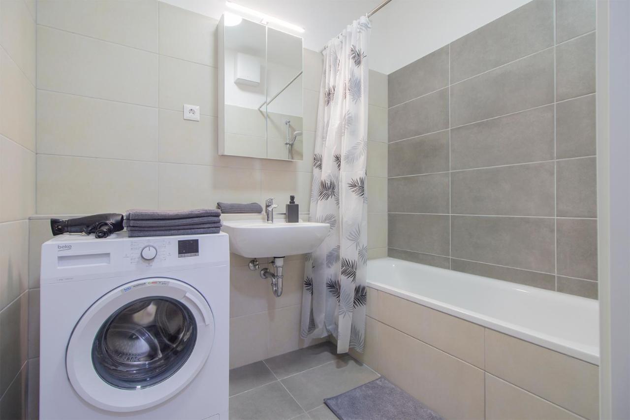 Corvin Modern Two Bedroom Apartment Free Parking 부다페스트 외부 사진